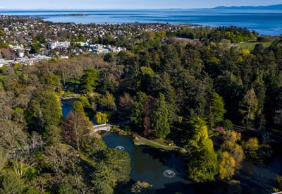 Experience stunning waterfront views and lush landscapes in this prime location, perfect for outdoor enthusiasts.