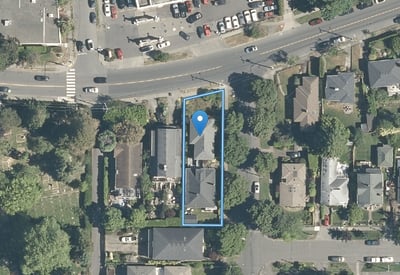 Discover a prime location with ample outdoor space, conveniently situated near shops and local amenities.