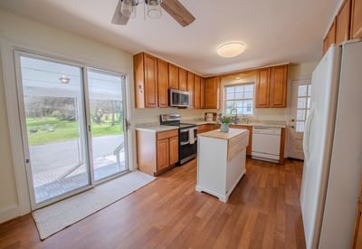 2667 White Chapel Road, Lively, VA