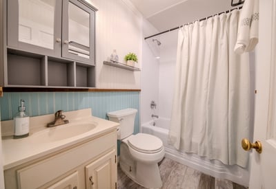 2667 White Chapel Road, Lively, VA