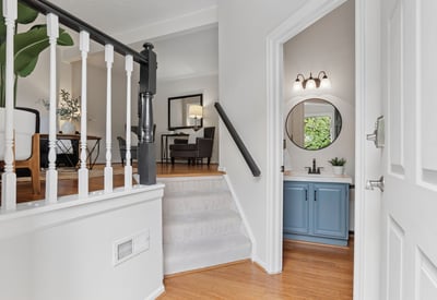 6033 Hydrangea Dr, Alexandria, VA