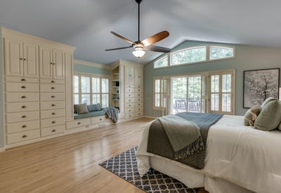 9025 NW Ash St., Portland, OR