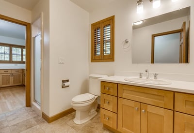 9025 NW Ash St., Portland, OR