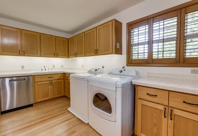 9025 NW Ash St., Portland, OR