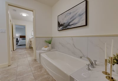 9025 NW Ash St., Portland, OR