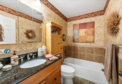 15930 SW Greens Way, Portland, OR