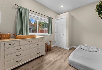 16366 Front Ave, Oregon City, OR