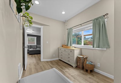 16366 Front Ave, Oregon City, OR