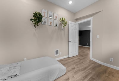 16366 Front Ave, Oregon City, OR