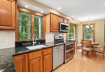 4 Lawson Farm Road, Londonderry, NH