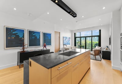 1 strathgowan avenue, Suite 710, Toronto, ON
