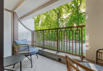 1 strathgowan avenue, Suite 710, Toronto, ON