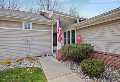 7151 Steeplechase Way, 41, Lansing, MI