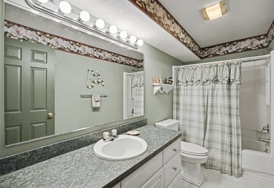 7151 Steeplechase Way, 41, Lansing, MI