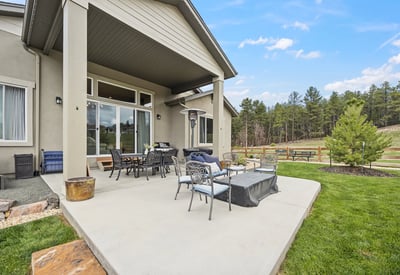 The homeowner meticulously maintained this yard. You won't find a home with better landscaping. 
Gorgeous covered patio that overlooks park.