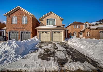 1067 Blueheron Blvd, Mississauga, ON