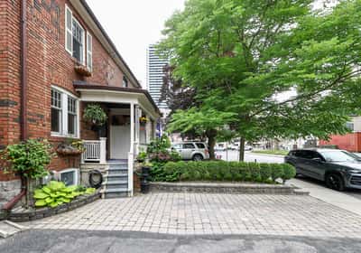 17 Elvina Gardens, Toronto, ON