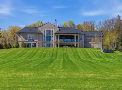 46 Steeplechase Avenue, Aurora, ON