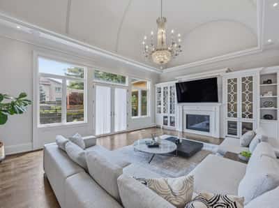 129 Arnold Avenue, Thornhill, ON