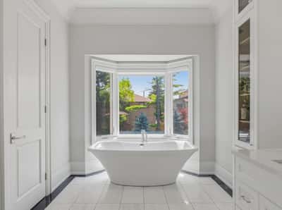 129 Arnold Avenue, Thornhill, ON