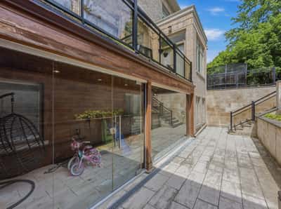 129 Arnold Avenue, Thornhill, ON