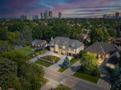129 Arnold Avenue, Thornhill, ON