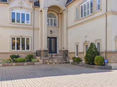 5 Montano Court, Richmond Hill, ON