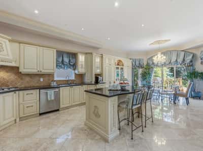 5 Montano Court, Richmond Hill, ON
