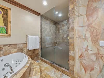 5 Montano Court, Richmond Hill, ON