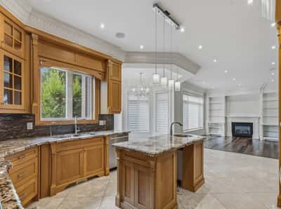 2706 Bayview Avenue, Toronto, ON