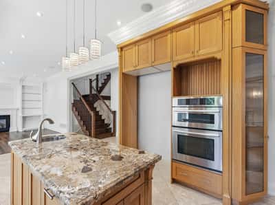 2706 Bayview Avenue, Toronto, ON