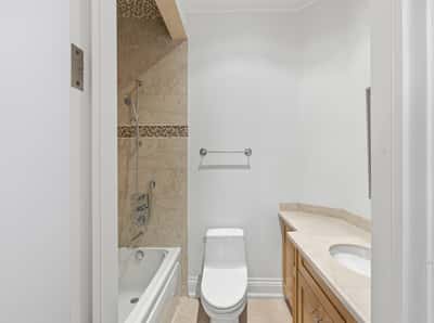 2706 Bayview Avenue, Toronto, ON