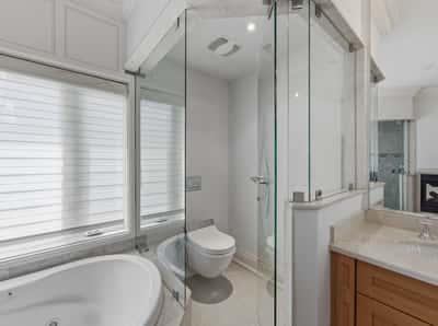 2706 Bayview Avenue, Toronto, ON