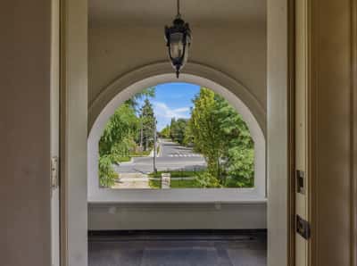 2706 Bayview Avenue, Toronto, ON