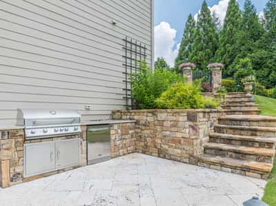 1055 Caladium Lane, Roswell, GA