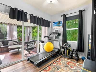5301 Anthony Ln, Sarasota, FL
