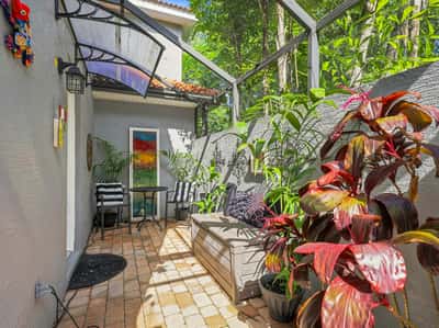5301 Anthony Ln, Sarasota, FL