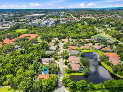 5301 Anthony Ln, Sarasota, FL