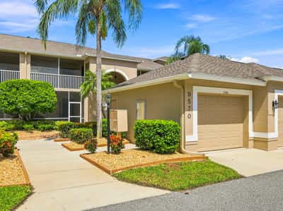 9570 High Gate Dr, Unit 1715, Sarasota, FL