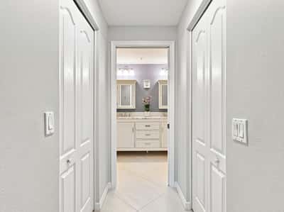 9570 High Gate Dr, Unit 1715, Sarasota, FL