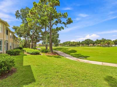 9570 High Gate Dr, Unit 1715, Sarasota, FL
