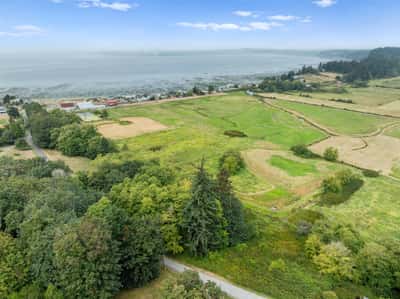 3327 Burley Road, Clinton, WA