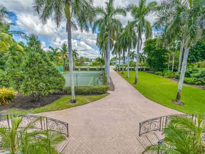 5919 Gulf of Mexico Dr, Longboat Key, FL