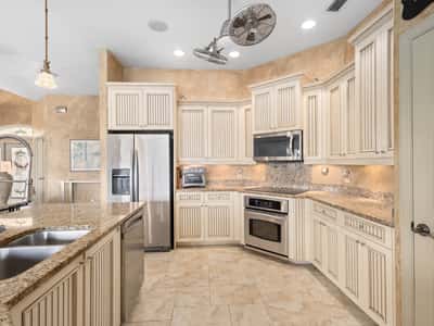 150 Cousley Dr SE, Port Charlotte, FL