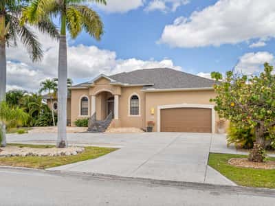 150 Cousley Dr SE, Port Charlotte, FL