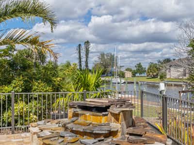 150 Cousley Dr SE, Port Charlotte, FL
