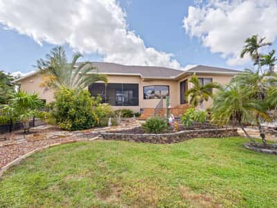 150 Cousley Dr SE, Port Charlotte, FL