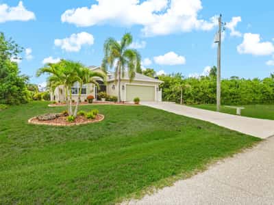 117 Beau Rivage Dr, Rotonda West, FL