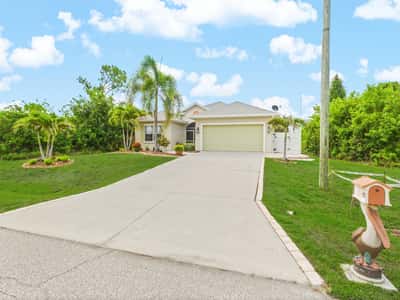 117 Beau Rivage Dr, Rotonda West, FL