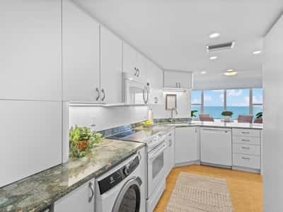 603 Longboat Club Rd Unit 202N, Longboat Key, FL